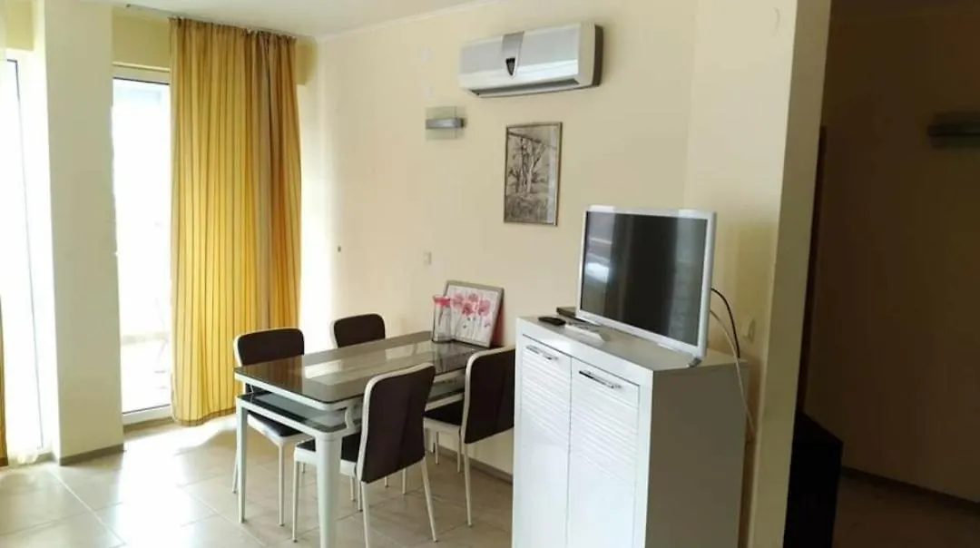Апартаменты В Никеа Парк Golden Sands Διαμέρισμα